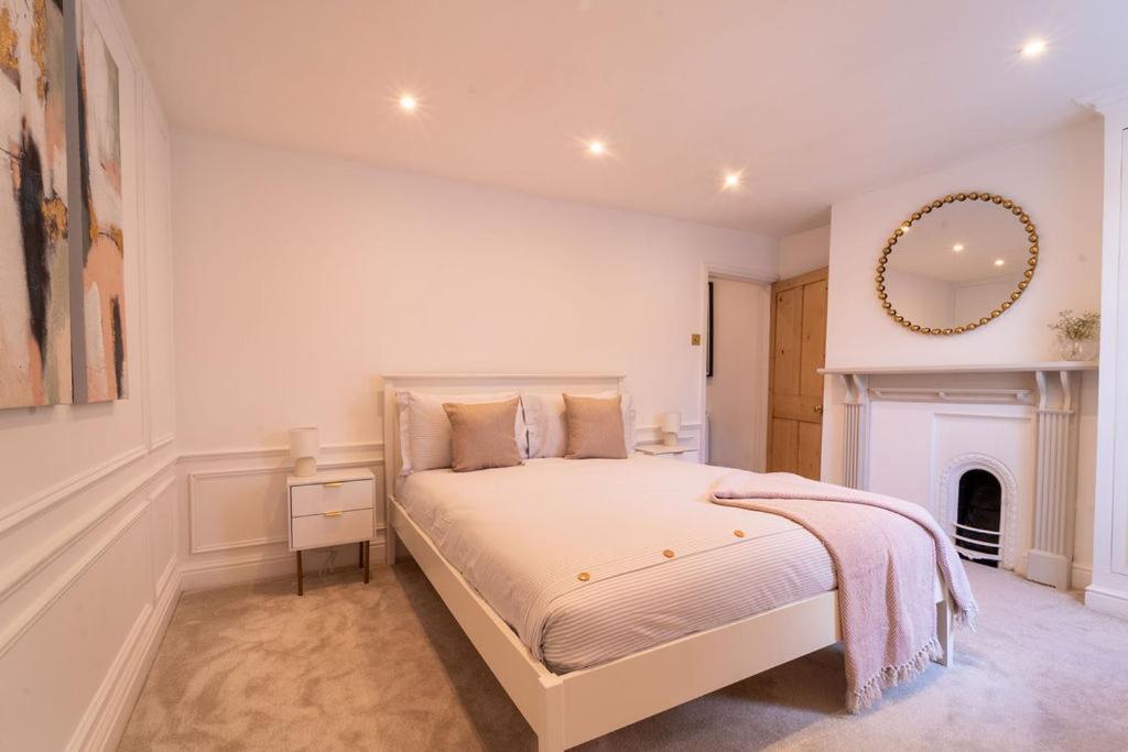 Elegant 3 Bedroom In The Centre Of Casa de Férias Cheltenham