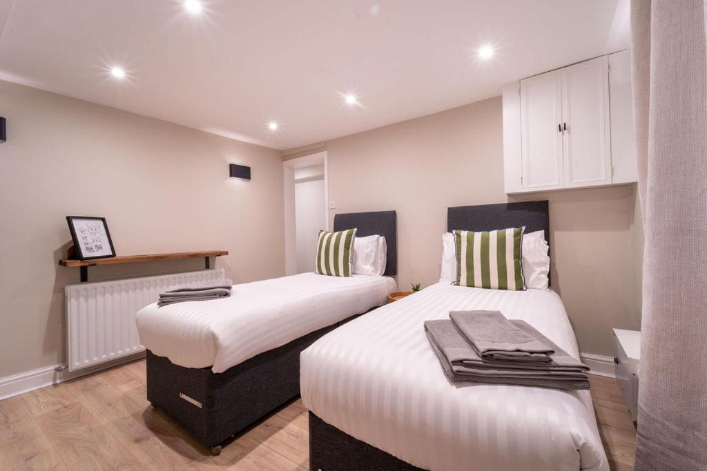 Elegant 3 Bedroom In The Centre Of Casa de Férias Cheltenham
